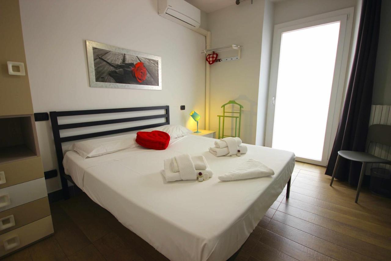 Case Vr Holiday Happy House Verona Bagian luar foto